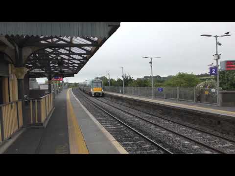 Irish Rail 29000 Class DMU 29011 + 22000 Class DMU 22020 - Skerries (14/8/20)
