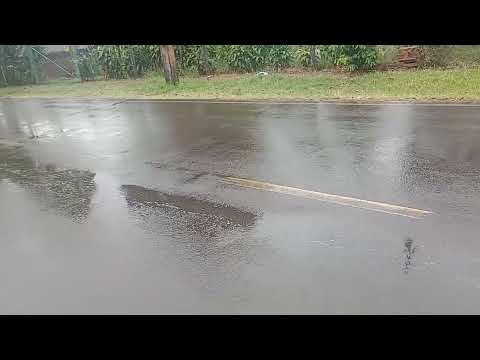 Pessoal olha que delícia o tempo aqui em Cianorte Paraná,uma chuva bem maravilhosa.