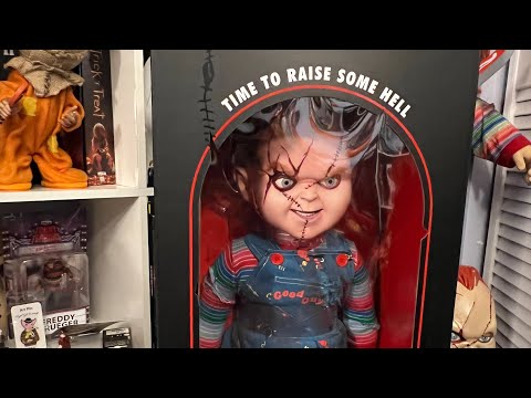 Unboxing my trick-or-treat studios Chucky doll!!