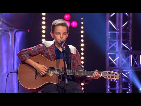 Felix zingt 'Can't Help Falling In Love' | Blind Audition | The Voice Kids | VTM Video