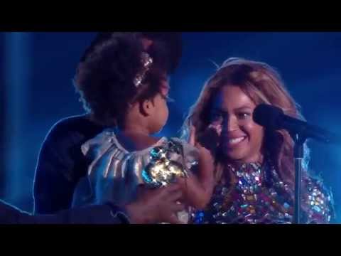 Beyonce In Tears As She Accepts The Michael Jackson Video Vanguard (2014)