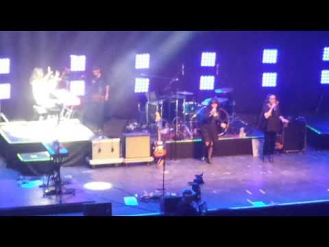 Francisca Valenzuela - Catedral (coristas) 12/11/2014 @ Teatro Caupolicán