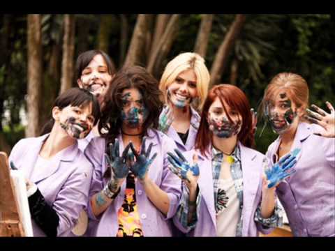 download lagu mp3 mp4 Esta Noche Queremos Bailar, download lagu Esta Noche Queremos Bailar gratis, unduh video klip Esta Noche Queremos Bailar