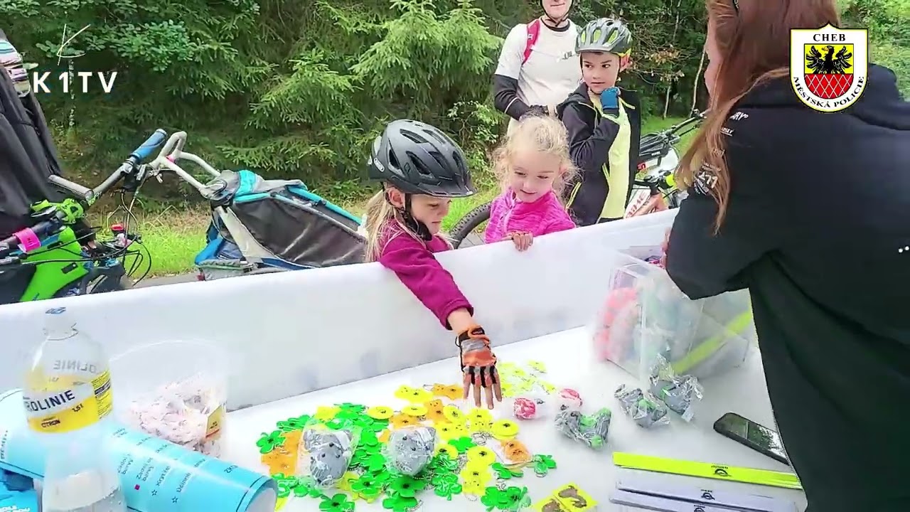 Chebští strážníci si počkali na cyklisty