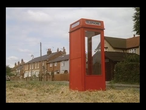 The Appointment (1982) by Lindsey C. Vickers, Clip: Ian realises he left his watch in the phone box