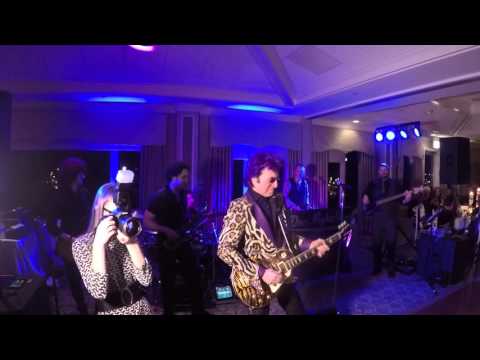 Eye Of The Tiger performed with Jim Peterik (the man who founded the band and wrote the iconic song)