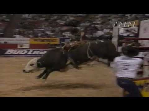 Dillinger bucks Bubba Dunn - 99 PBR Finals