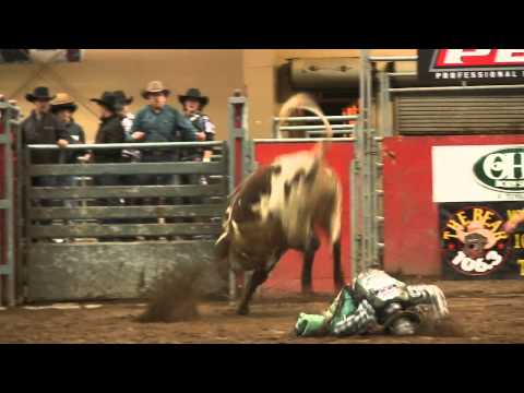 Tony Mendes vs. Arrow K's 75 I'm Your Huckleberry in Kalispell, MT (PBR) '14
