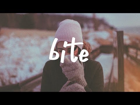 dekleyn - bite (Lyric Video)