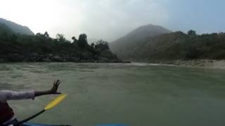 preview picture of video 'River Rafting 360° video at Simla.'