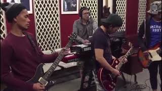 Download lagu LATIHAN NOAH #hariyangcerah  @NoahMusic @ArielNoahChannel @sahabatnyaarielnoah1558 mp3