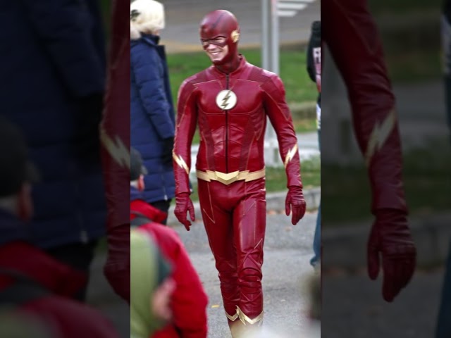 Vídeo relacionado con DC Comics The Flash Pijamas Boys Kids Brilla en el Traje Oscuro PJS 3-4 años