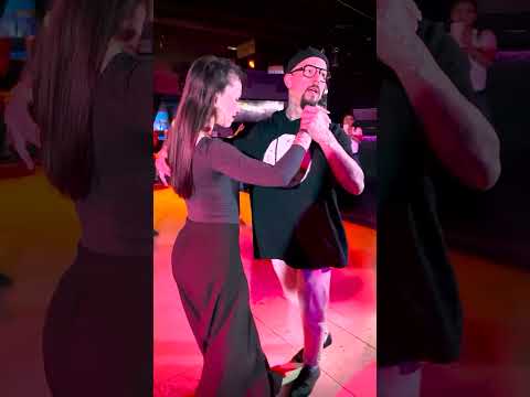 Adrián y Anita bailan Amores Como el Nuestro - Jerry Rivera⁠