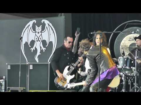 Hollywood Vampires - Manic Depression "Live@Gröna Lund"