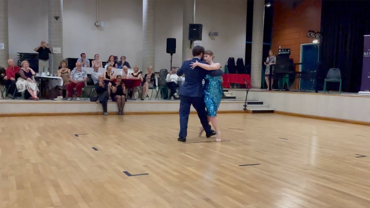 Maja Petrović  & Marko Miljević  - "Bajo un cielo de estrellas" - Caló & Podestá (Vals)