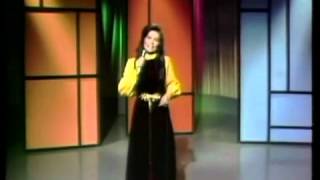 Loretta Lynn - I Wanna Be Free