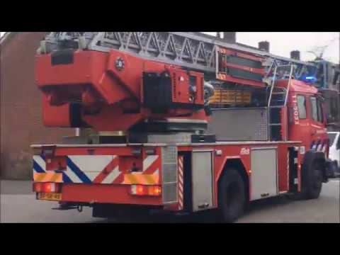 brandweer prio 1 stormschade Krommenie 18 01