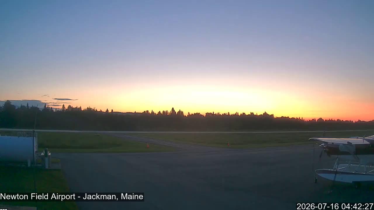 Live webcam view of Newton Field Airport Runway View