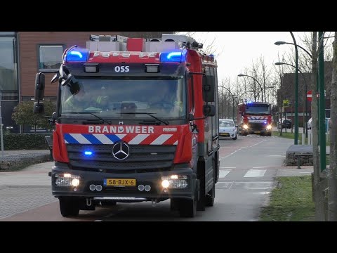 Prio 1 TS 21-3131 en TW 21-1761 met spoed naar Middelbrand in Berghem