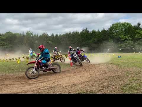 What’s the secret to getting the holeshot for dirt bike racing? — WATCH THIS