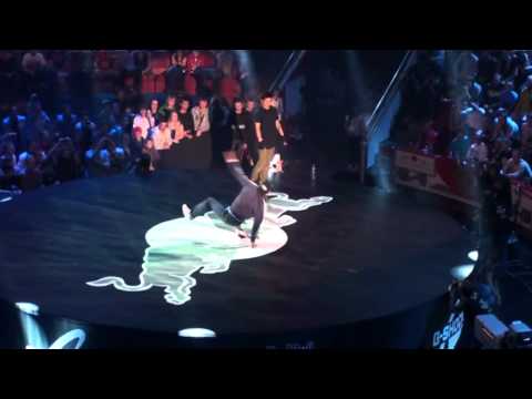 RED BULL BC ONE 2011 Yan VS Hong 10