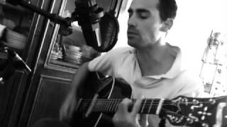 Radiohead - Climbing up the walls (Julien R acoustic guitar cover)