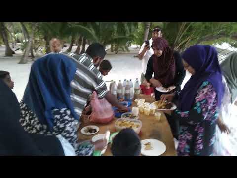 familly tea time on the beach  20th Augus 2023