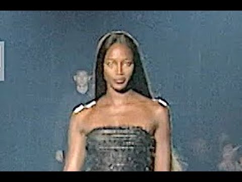 VERSACE Fall 1999 2000 Menswear - Fashion Channel