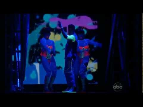 Justin Bieber - Boyfriend Vs  Girlfriend *NSYNC ( live )