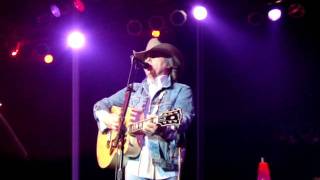 Dwight Yoakam - Love Caught up to Me, LIVE at Wild Bills