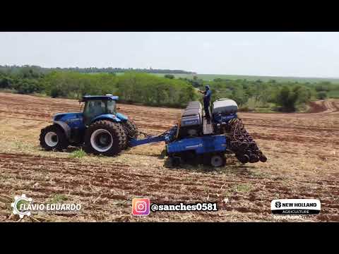 T7 - Trator T7 com Plantadeira PL6013  da Newholland no plantio de Soja.