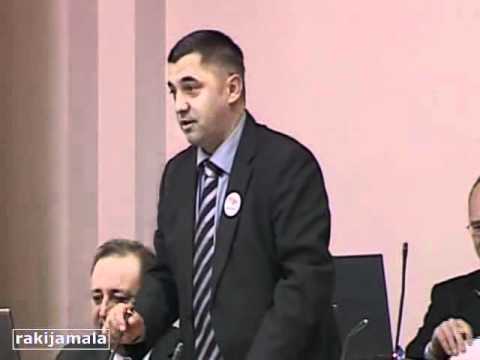 Zoran Vinković: "Uvaženi, mili, dragi, dobri... (pod)predsjedniče."