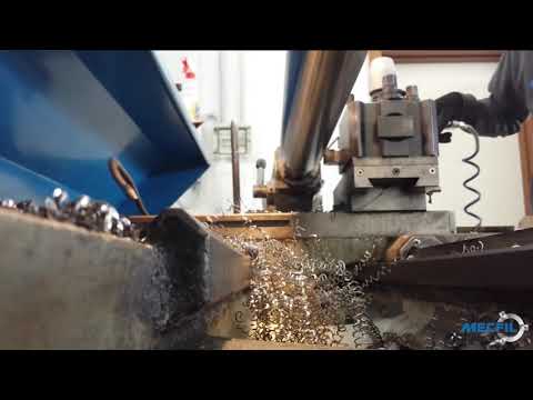 MECFIL - lavorazioni meccaniche di precisione. Tornitura barra in titanio su tornio manuale