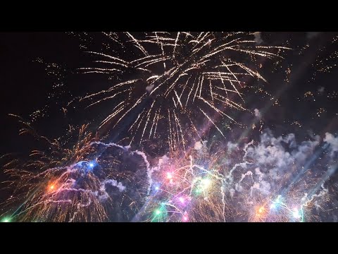 Vuurwerkshow ( finale ) Bevrijdingsdag Katwijk aan Zee 03-05-2025