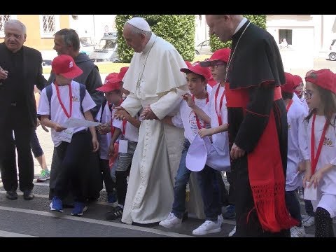 Francesco: il sisma ferisce l'anima, Dio aiuta a riprendersi / Video