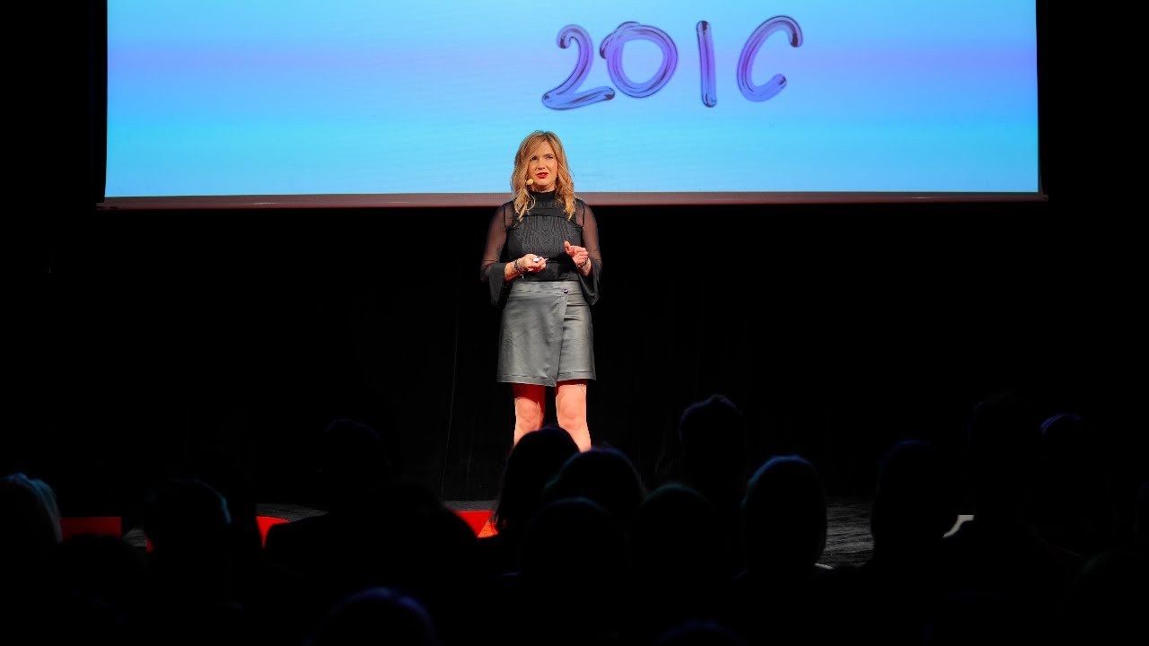 Scrollujesz w cudzym interesie | Anna Ledwoń-Blacha | TEDxMościce