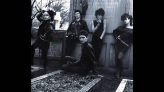 ALASKA Y LOS PEGAMOIDES -  EL JARDÍN