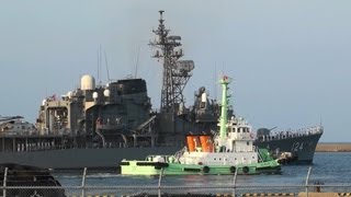 preview picture of video '護衛艦「みねゆき」富山を出港 タグボート「雷鳥」も汽笛でお別れ 2012.8.4'