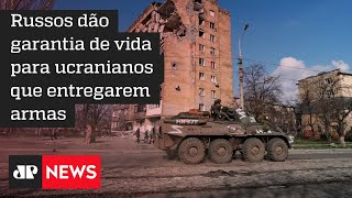 Mariupol volta a ser atacada e Rússia exige rendição