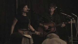 Carrie Rodriguez - She Ain't Me