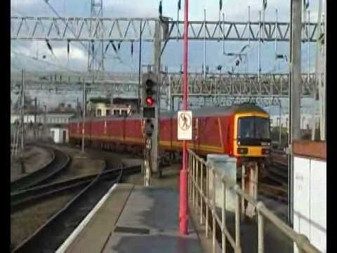 Class 325 EMU, 325011 at Crewe (22nd November 2010)