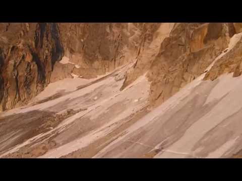 3 Climbers Caught in Rock Avalanche Crossing Dangerous Couloir