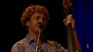 eTown Finale w/ The Infamous Stringdusters &amp;  Molly Tuttle - Sweet Dreams (Are Made Of This)