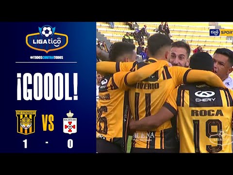 10' ¡Gol de The Strongest! Enrique Triverio no falla desde el punto penal y pone en ventaja.