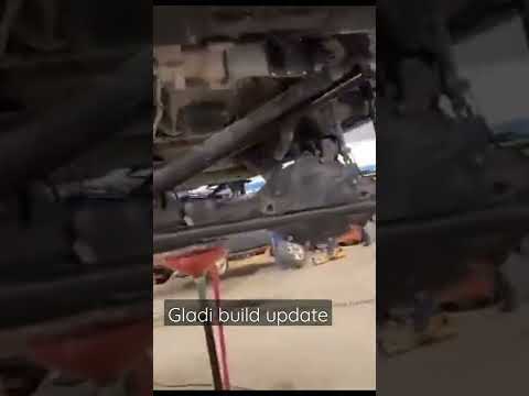 Rock Krawler 4.5in lift in progress #jeep #jeepgladiator #jeeptruck