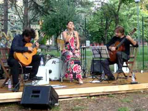 BossaBarrique - Desafinado (Notes @ LegnolandiaPark 11.9.2011)