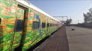 preview picture of video 'Classic ICF !! Pune Hazrat Nizamuddin special fare ac express shatters pass bamnia !!'