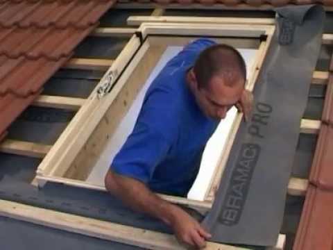 RoofLITE window installation 9 : Underfelt