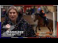 HET PAARD SLAAT OP HOL!? | The Battle Paardrijden? | Zappsport