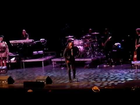 'The Charismatic' Jeffrey Osborne - "Worth It All" (LIVE) 'New Hit Single'